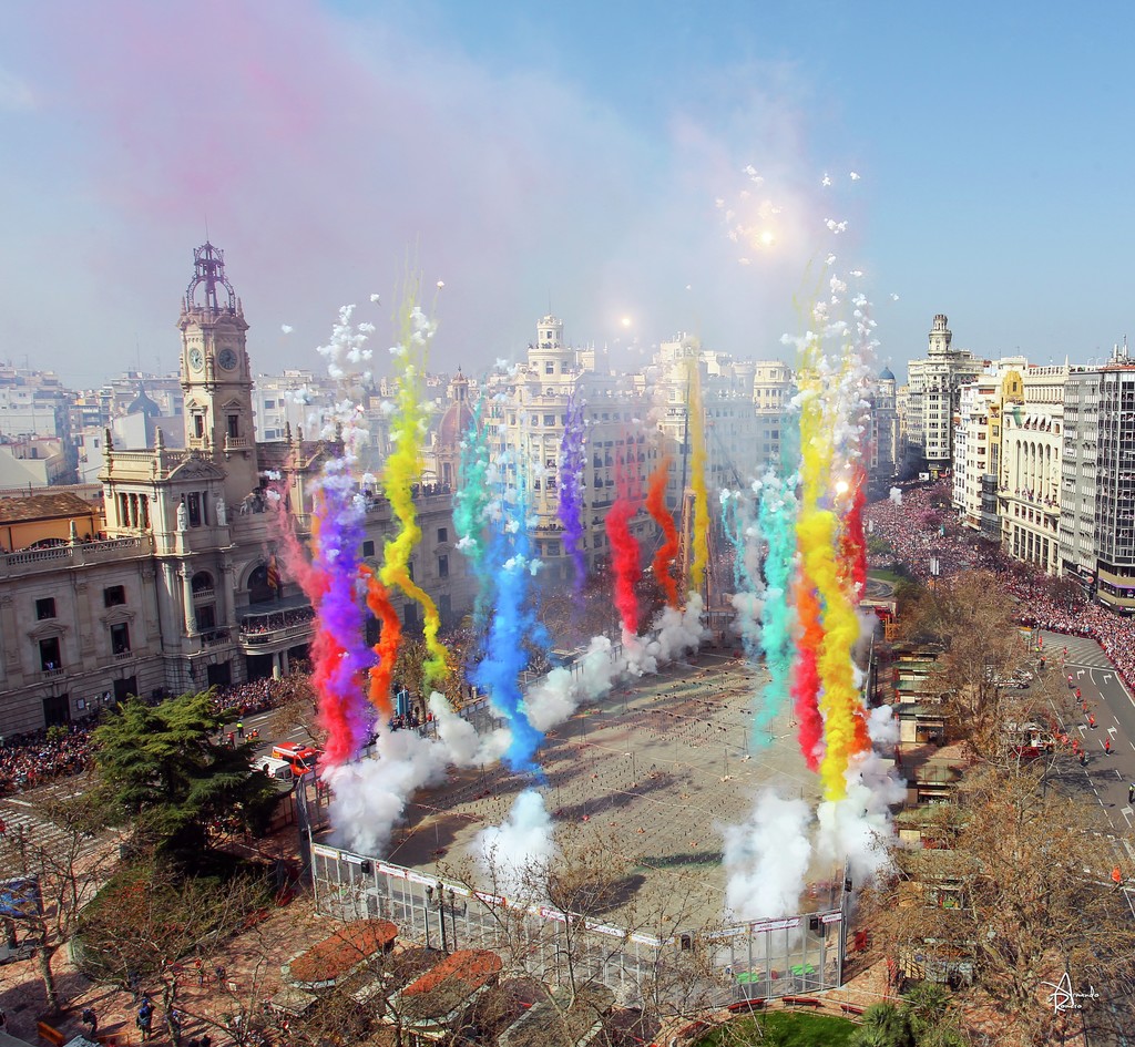 Fallas mascleta colores