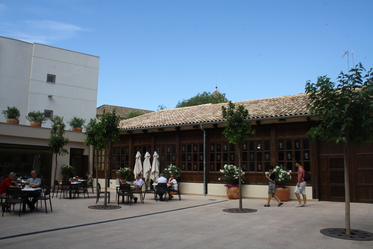 patio del Colegio del Arte Mayor de la Seda