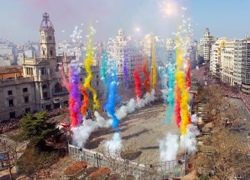 fallas mascleta de colores